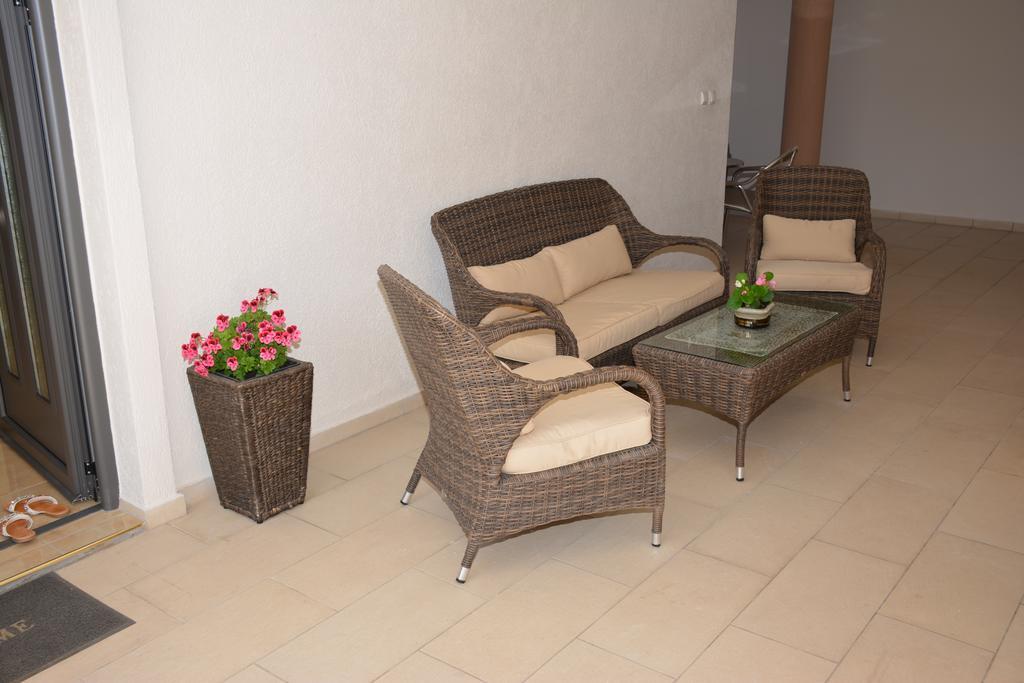 Guest House Evropa 2 Ulcinj Exterior photo